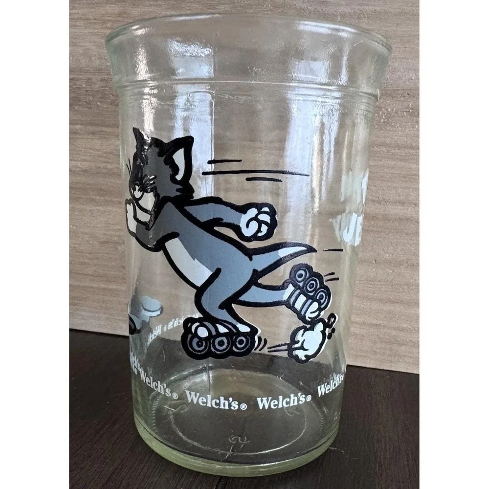 Genuine Vintage Welch's Tom & Jerry / Cat Roller Skating Collectible Jelly Jar